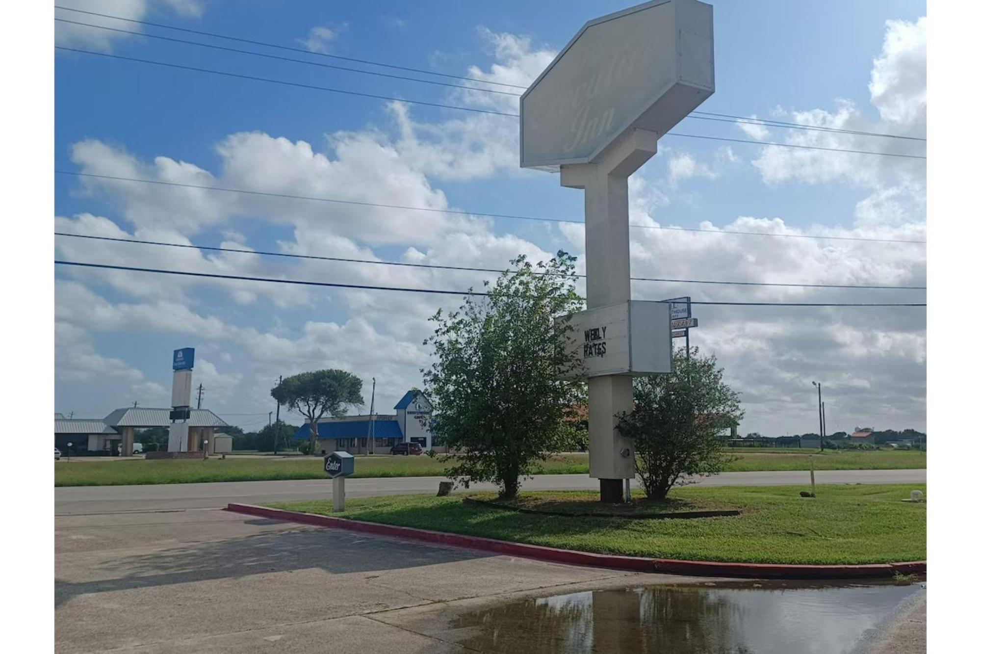 Executive Inn Port Lavaca By Oyo Exterior photo