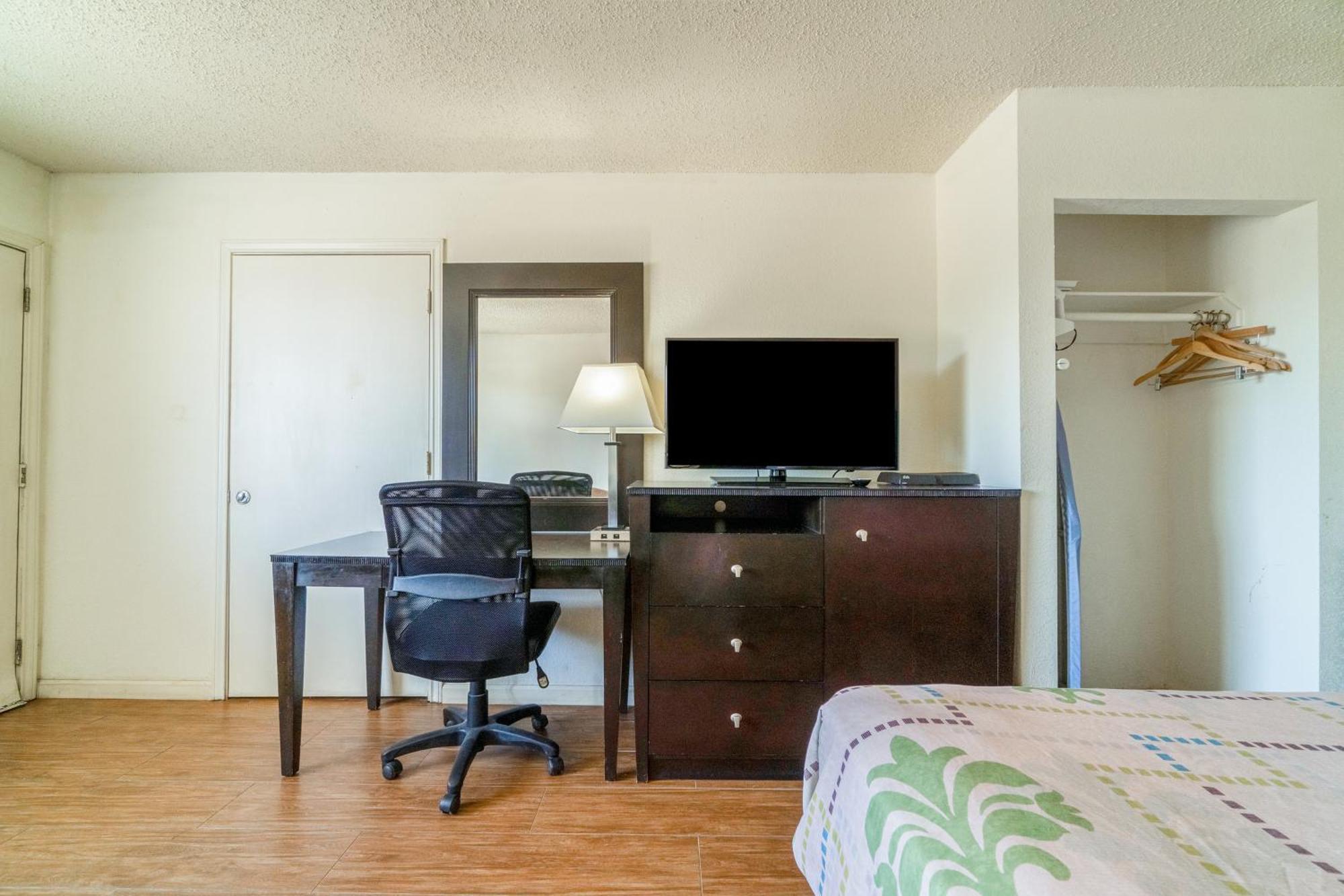 Executive Inn Port Lavaca By Oyo Exterior photo